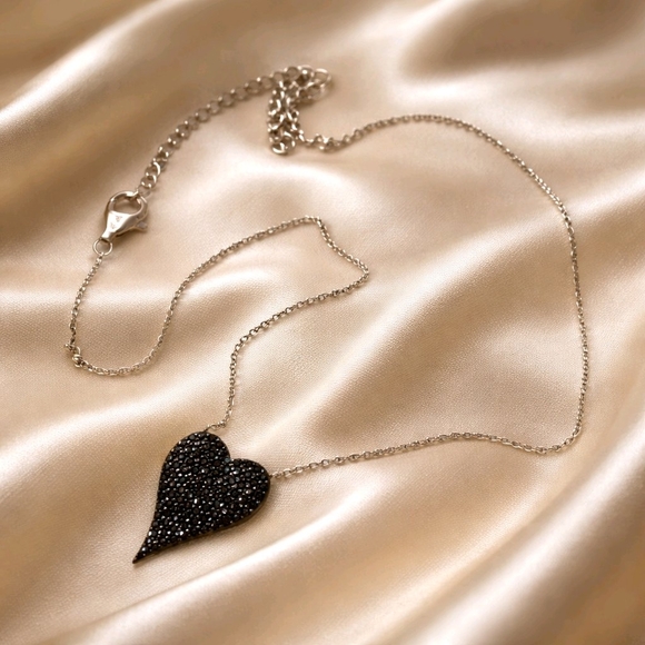Elegant 925 Sterling Black Heart Pendant Necklace - Picture 11 of 14